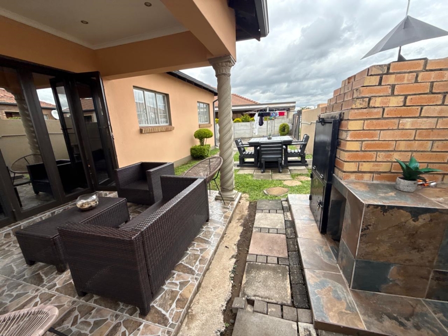 3 Bedroom Property for Sale in Waterval East North West